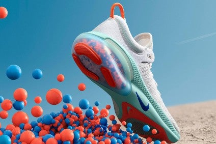 Sedante condensador jerarquía Nike uses beads in innovative new cushioning system - Just Style