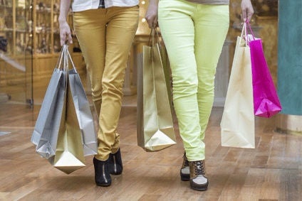 US July retail sales slow amid tight supply chain