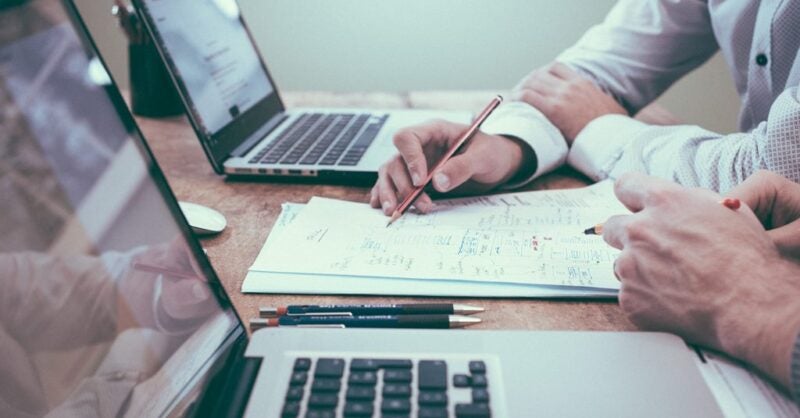 United Kingdom's apparel industry IT recruitment activity drops 1.3% in April 2022 - Vimarsana News