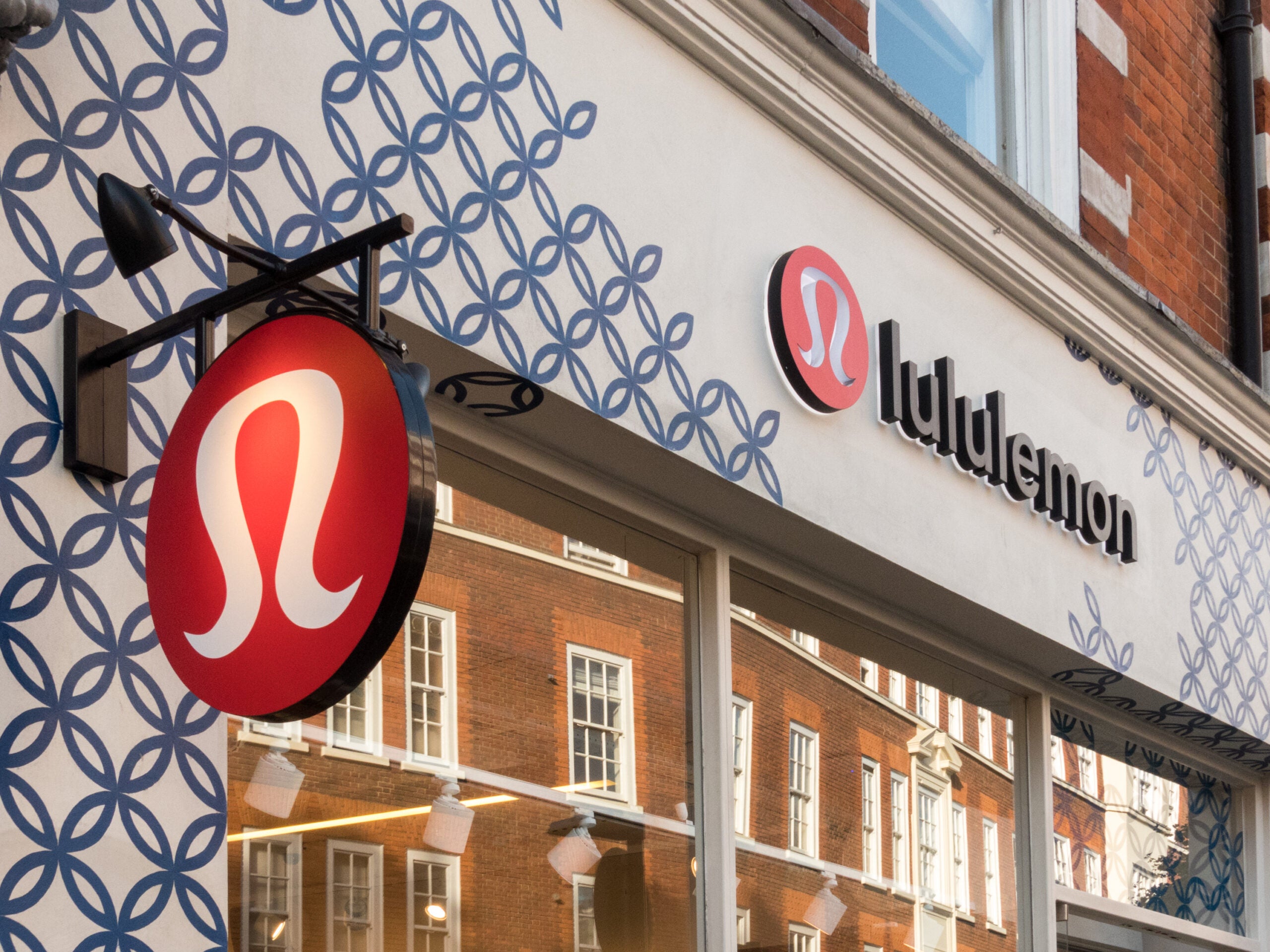 lululemon Thailand opens today at Central World