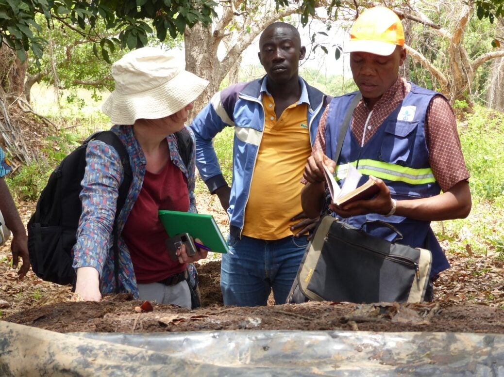 climate adaption climate adaptation cotton africa farmers Aid by Trade Foundation