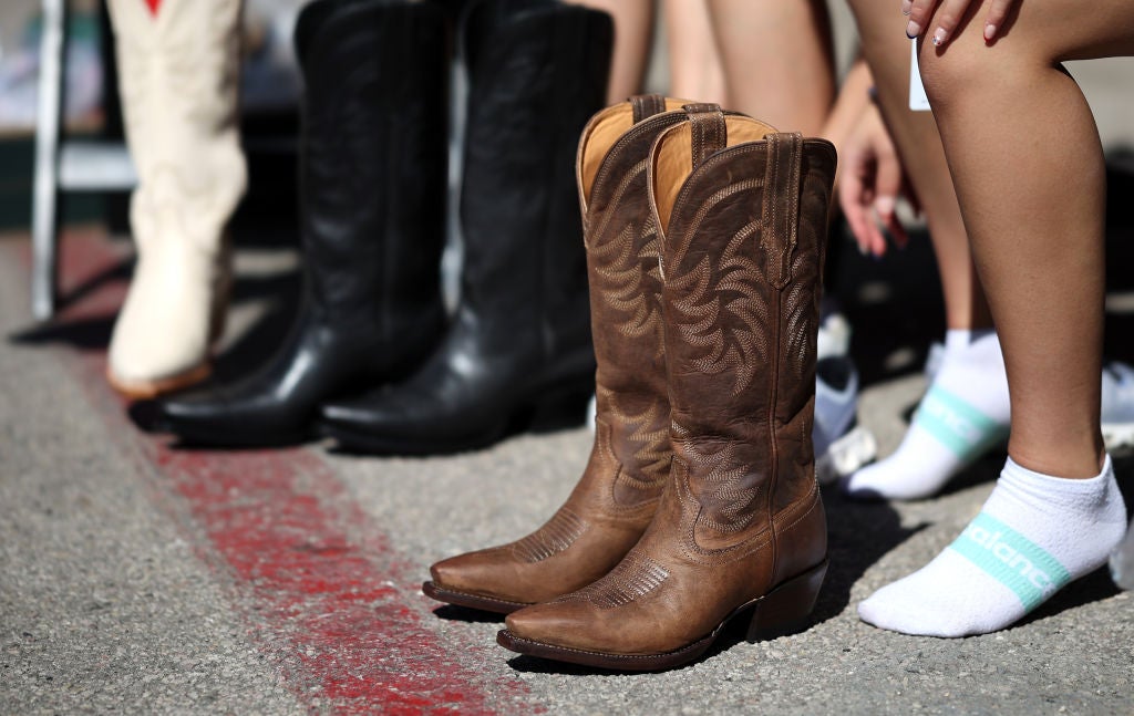 Boot Barn Holdings logo in transparent PNG format