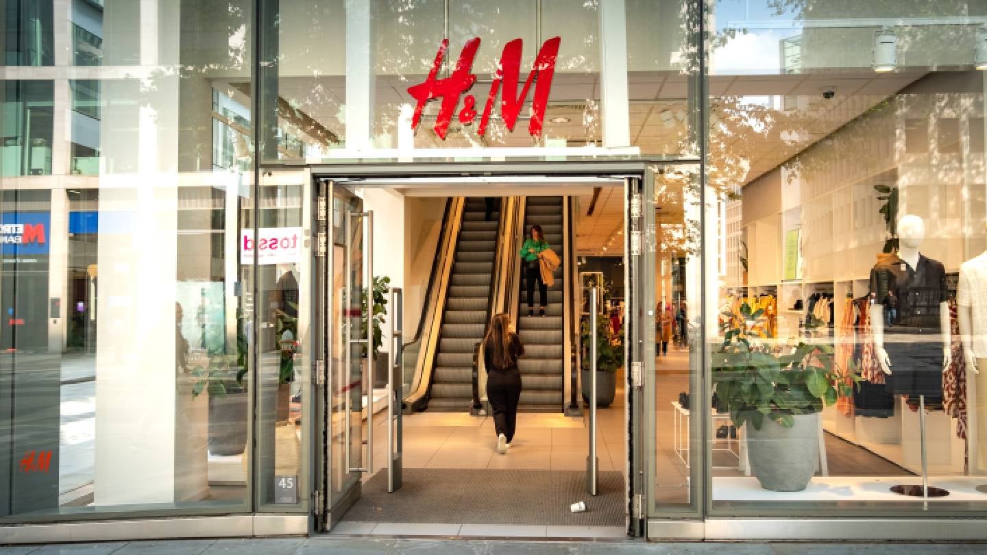 H&M widens Q2 FY26 margins as cost cuts lift operating profit, sales flat