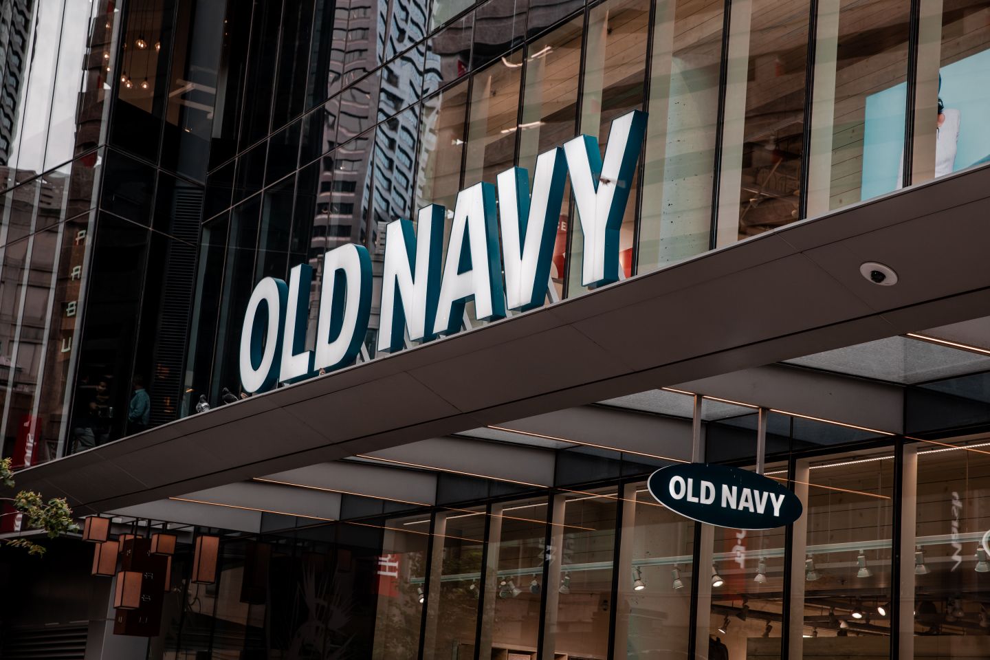 Gap Q2 profit outperforms projections on tariff refund despite sales drop